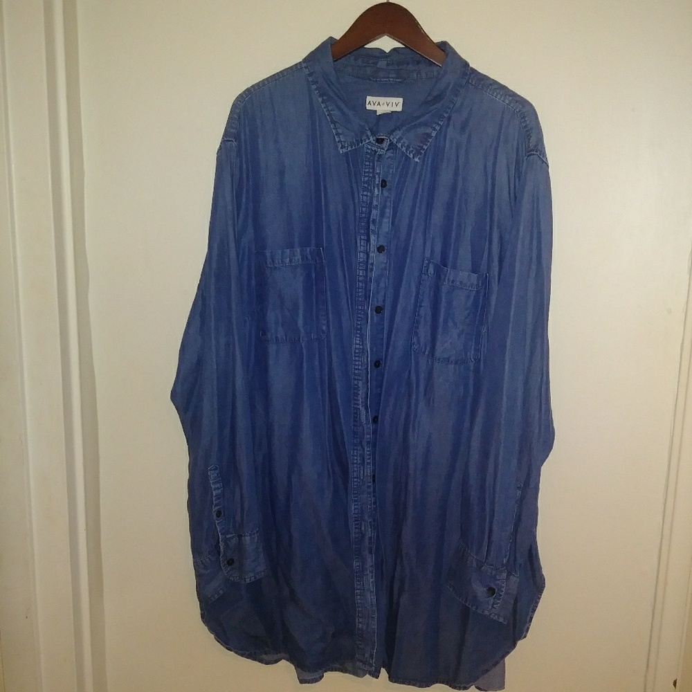 Ava & Viv Denim Chambray Long Sleeve Button Up